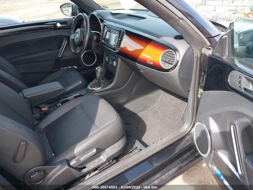 2013 VOLKSWAGEN BEETLE 2.5L FENDER EDITION - 3VWJP7AT9DM658014