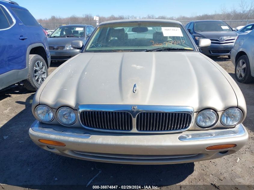 1998 Jaguar Xj8 VIN: SAJHX1244WC826671 Lot: 38874847