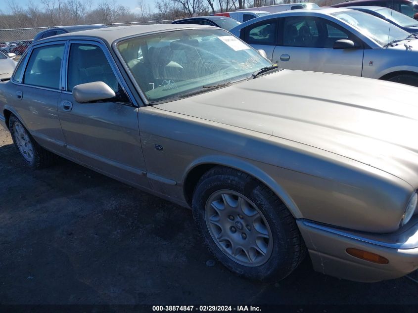 1998 Jaguar Xj8 VIN: SAJHX1244WC826671 Lot: 38874847