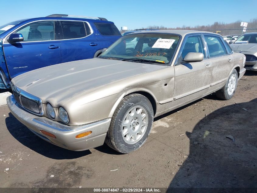 1998 Jaguar Xj8 VIN: SAJHX1244WC826671 Lot: 38874847