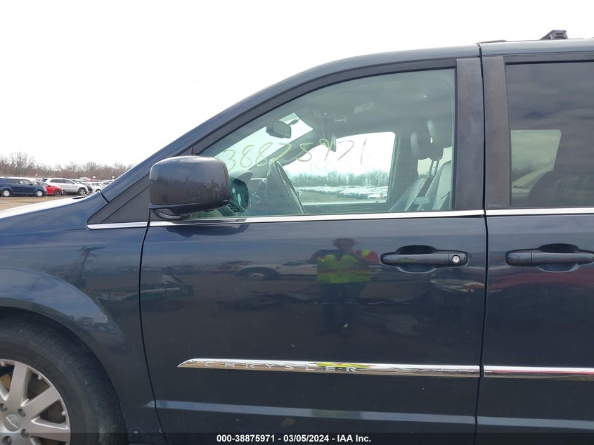 2014 CHRYSLER TOWN & COUNTRY TOURING - 2C4RC1BG3ER126395