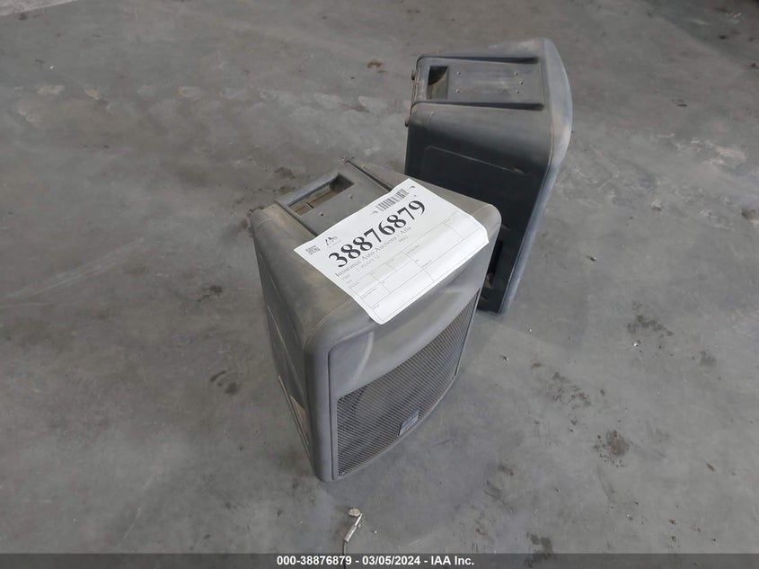 1900 2 - PEAVY 12 IN SPEAKERS PR12