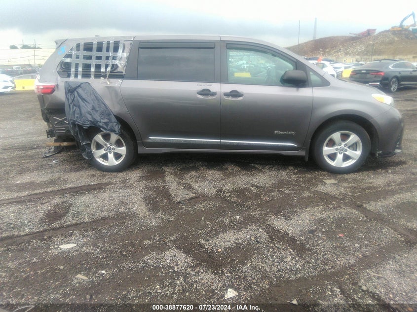 2019 TOYOTA SIENNA - JTDZZ3DC2KS982804