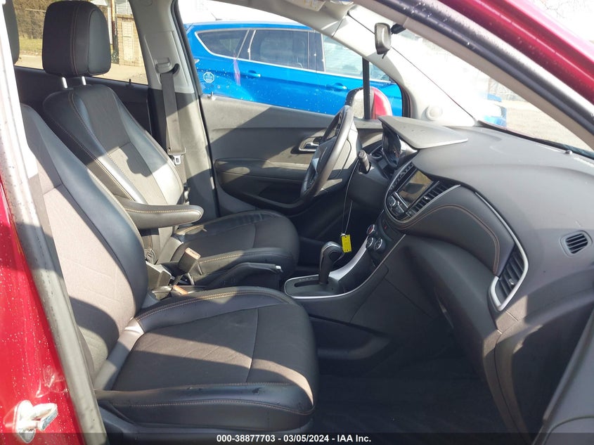 VIN 3GNCJLSB1KL308169 2019 CHEVROLET TRAX LT