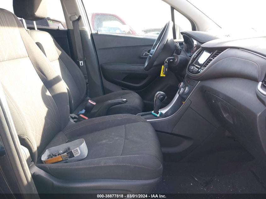 VIN 3GNCJLSB4KL301281 2019 CHEVROLET TRAX 1LT