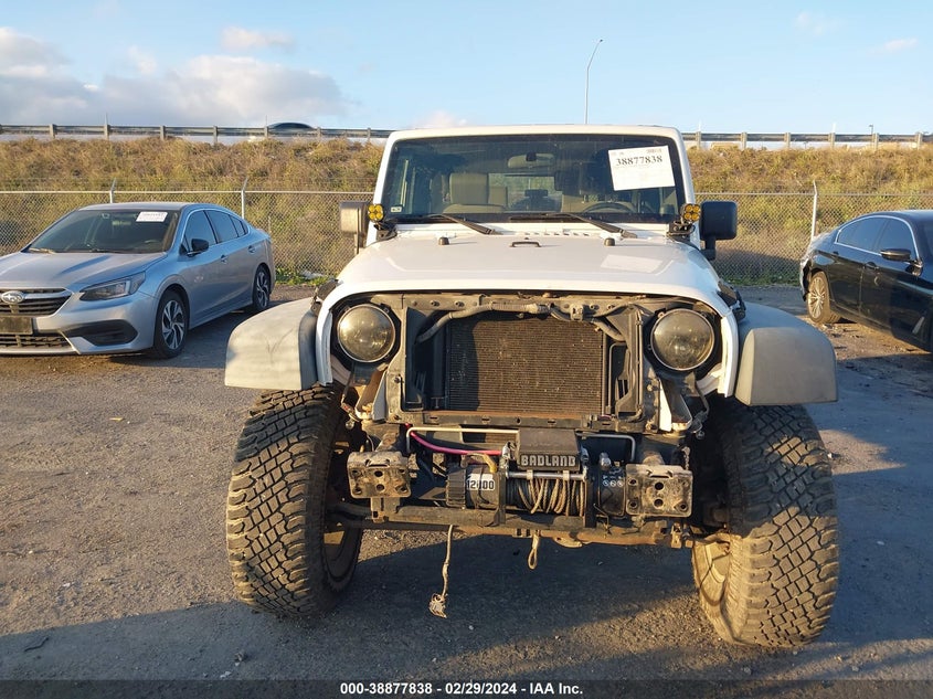 2010 JEEP WRANGLER / VIN: 1J4BA6D18AL221240