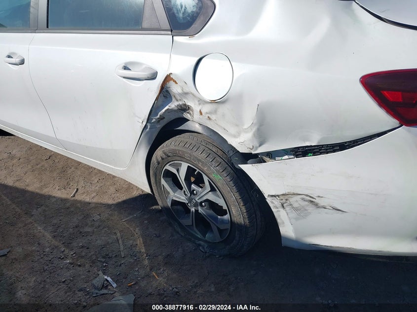 VIN 3KPF24AD1ME296706 2021 KIA FORTE LXS