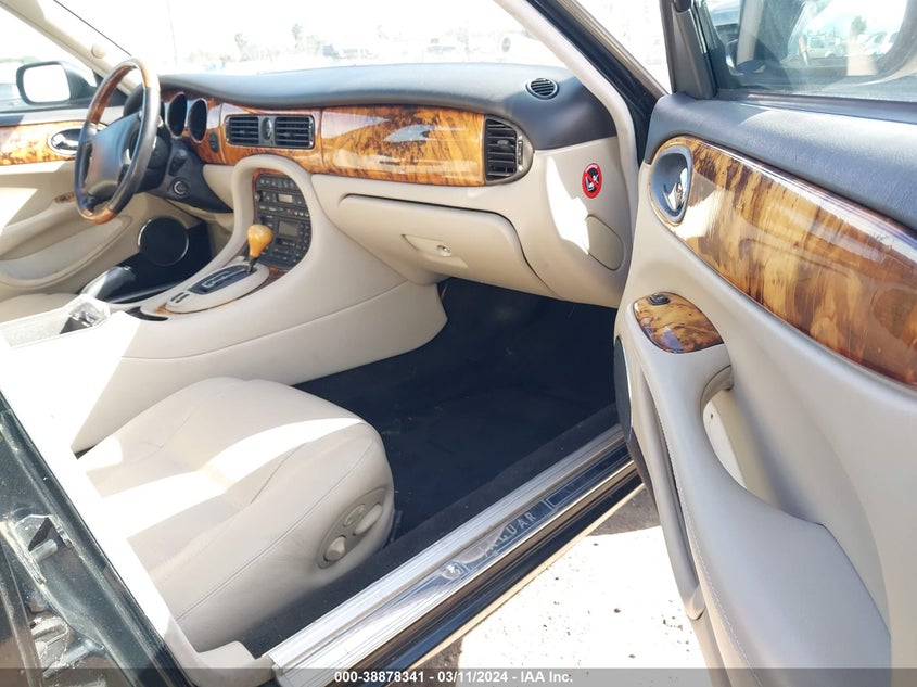 1999 Jaguar Xjr VIN: SAJPX1840XC861941 Lot: 38878341