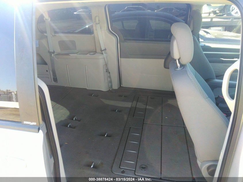 2010 Dodge Grand Caravan Se VIN: 2D4RN4DE0AR370655 Lot: 38878424