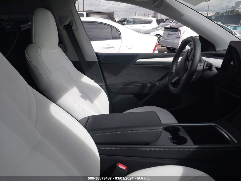 VIN 7SAYGDEE2PA159690 2023 TESLA MODEL Y