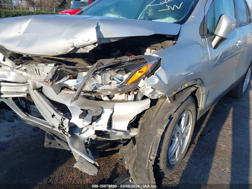 VIN KL7CJKSB1MB302070 2021 CHEVROLET TRAX FWD LS