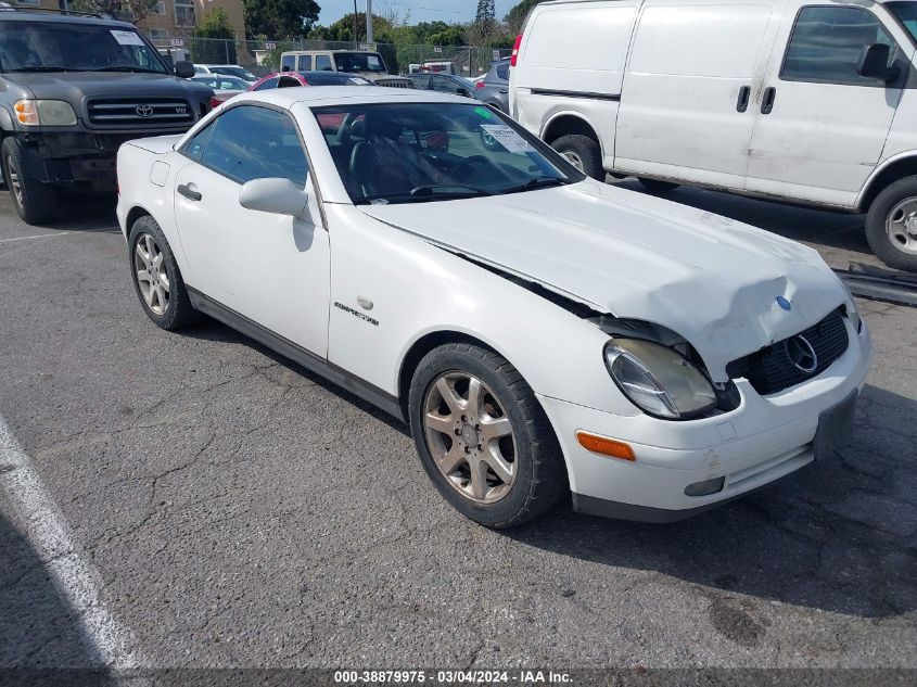 2000 Mercedes-Benz Slk 230 Kompressor VIN: WDBKK47F8YF159750 Lot: 38879975