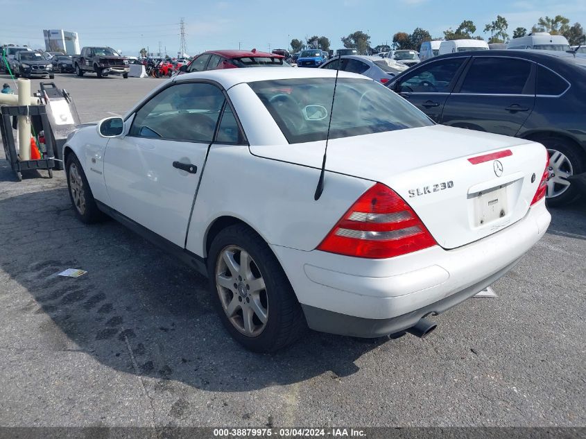 2000 Mercedes-Benz Slk 230 Kompressor VIN: WDBKK47F8YF159750 Lot: 38879975