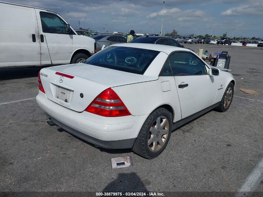 2000 Mercedes-Benz Slk 230 Kompressor VIN: WDBKK47F8YF159750 Lot: 38879975