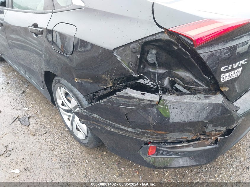 VIN 2HGFC2F54JH510527 2018 HONDA CIVIC LX
