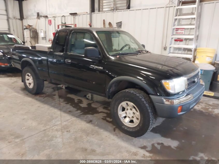 2000 Toyota Tacoma Base V6 VIN: 5TEWN72N7YZ694422 Lot: 38883625