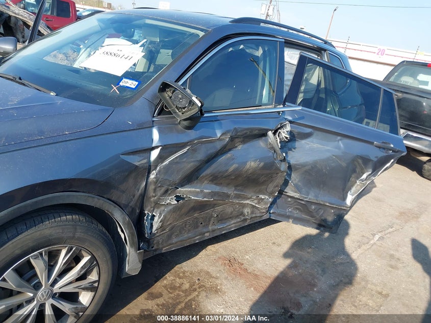 VIN 3VV2B7AX2KM051332 2019 VOLKSWAGEN TIGUAN 2.0T SE/2.0T SEL/2.0T SEL R-LINE/2.0T SEL R-LINE BLACK