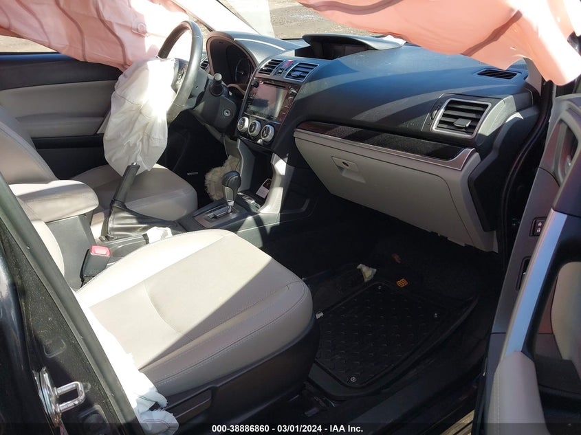 VIN JF2SJARC9HH427829 2017 SUBARU FORESTER 2.5I LIMITED