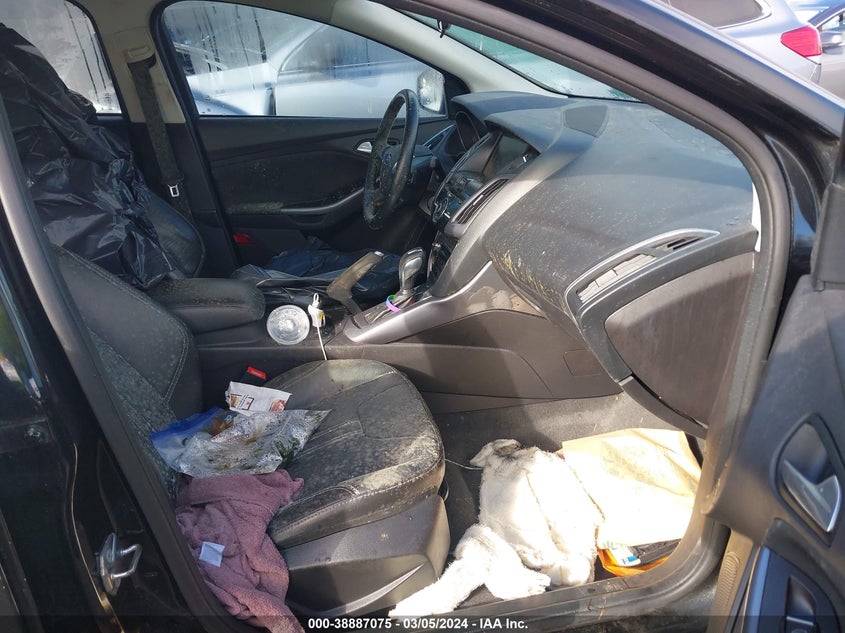 2014 FORD FOCUS TITANIUM - 1FADP3J20EL330621