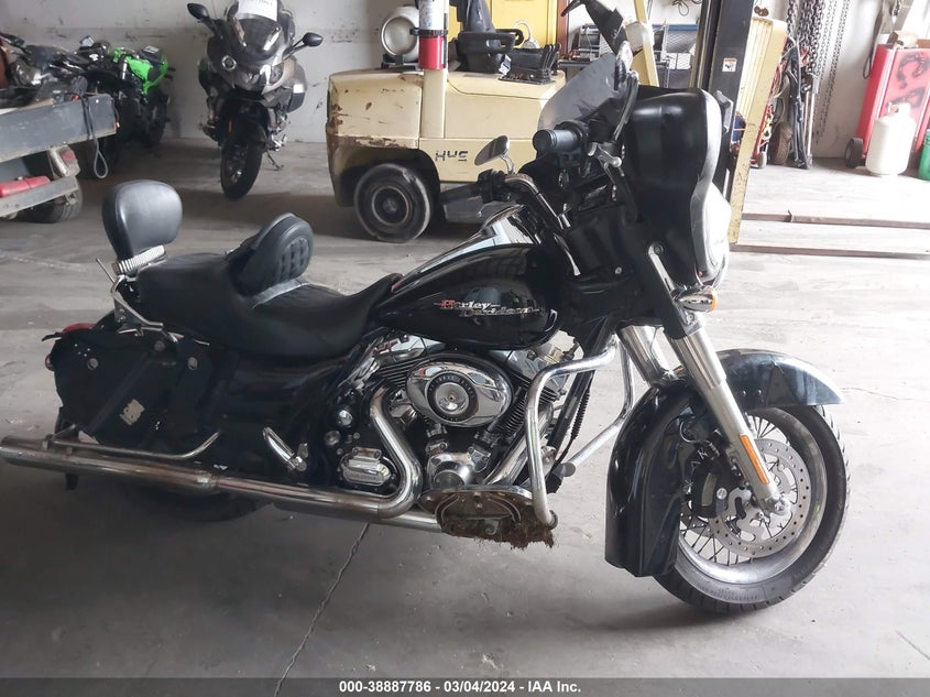2009 HARLEY-DAVIDSON FLHX - 1HD1KB4359Y655461