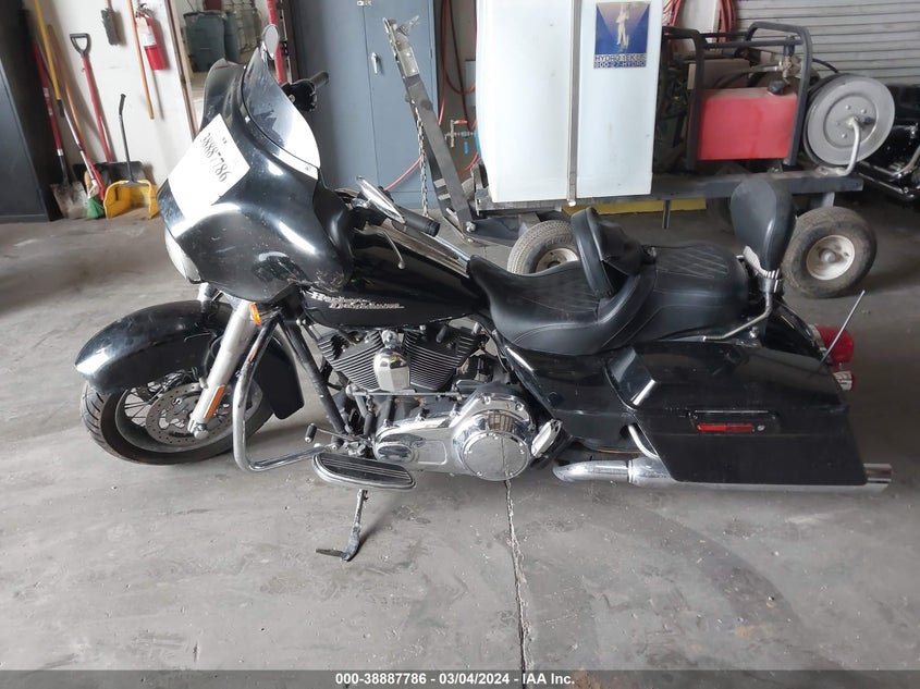 2009 HARLEY-DAVIDSON FLHX - 1HD1KB4359Y655461