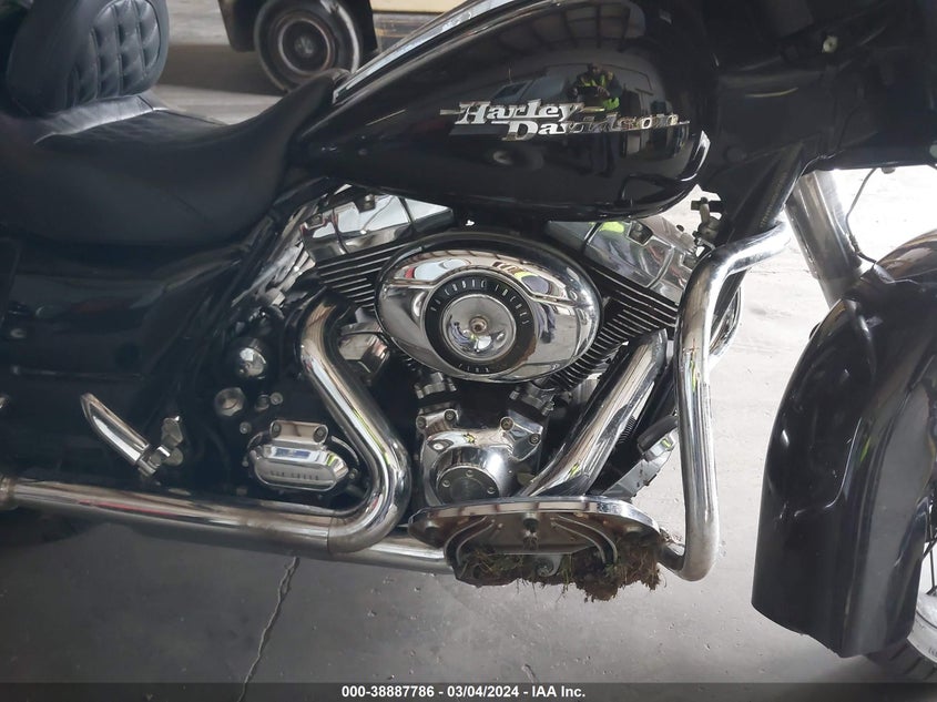 2009 HARLEY-DAVIDSON FLHX - 1HD1KB4359Y655461