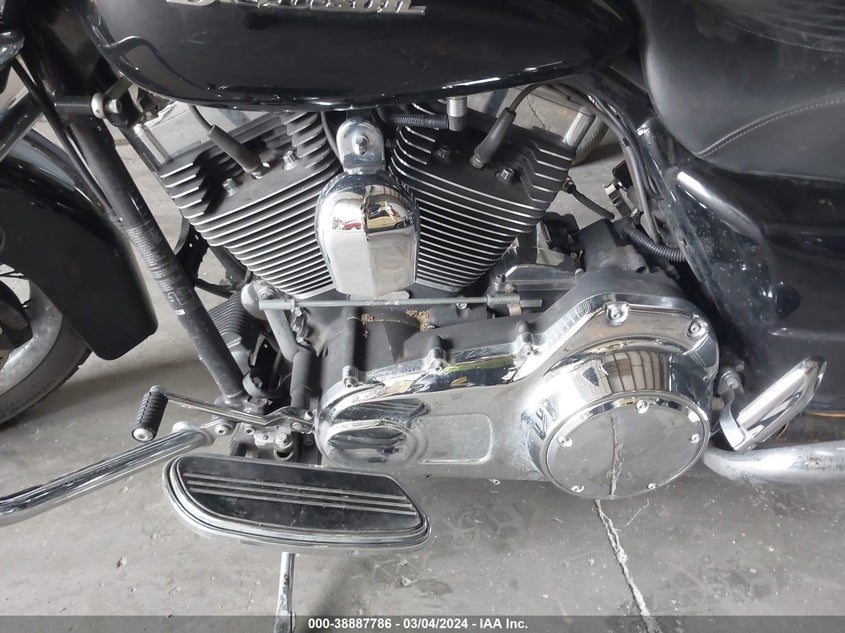 2009 HARLEY-DAVIDSON FLHX - 1HD1KB4359Y655461