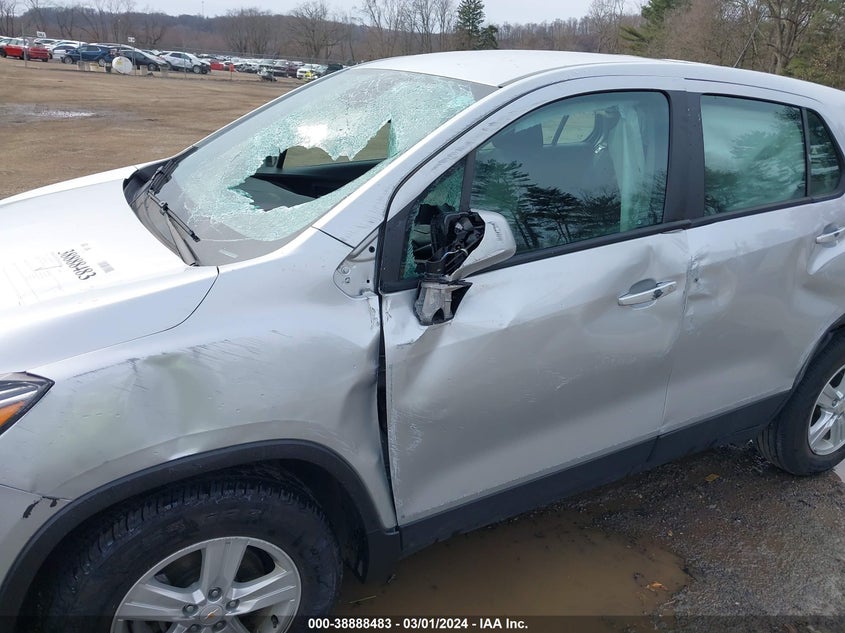 VIN KL7CJKSB5LB039113 2020 CHEVROLET TRAX FWD LS