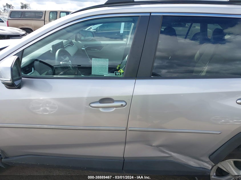 VIN 2T3W1RFV2LW101930 2020 TOYOTA RAV4 XLE