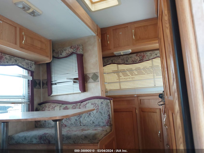 1YDT28F224E312454 2014   photo no. 5