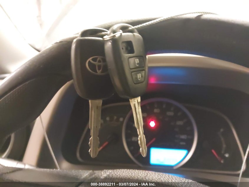 2014 TOYOTA RAV4 XLE - 2T3RFREV3EW140898