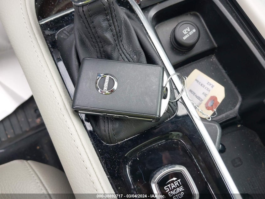 2019 VOLVO XC90 T6 MOMENTUM - YV4A22PKXK1474033