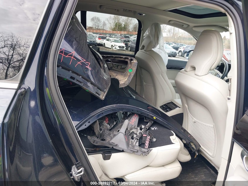2019 VOLVO XC90 T6 MOMENTUM - YV4A22PKXK1474033