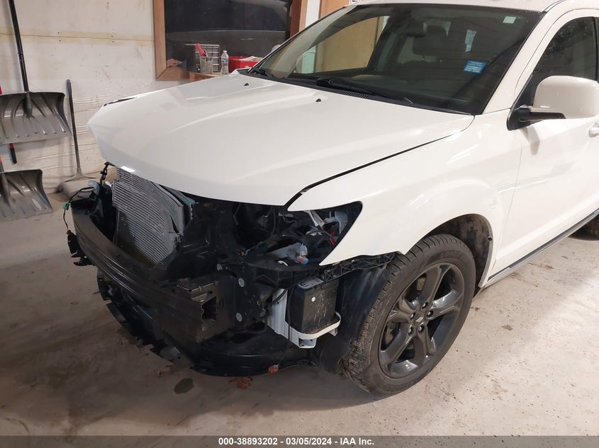 VIN 3C4PDDGG8JT523090 2018 DODGE JOURNEY CROSSROAD