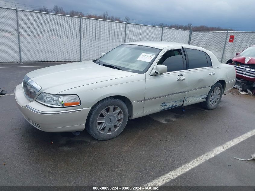 2005 Lincoln Town Car Signature Limited VIN: 1LNHM82W65Y650723 Lot: 38893224