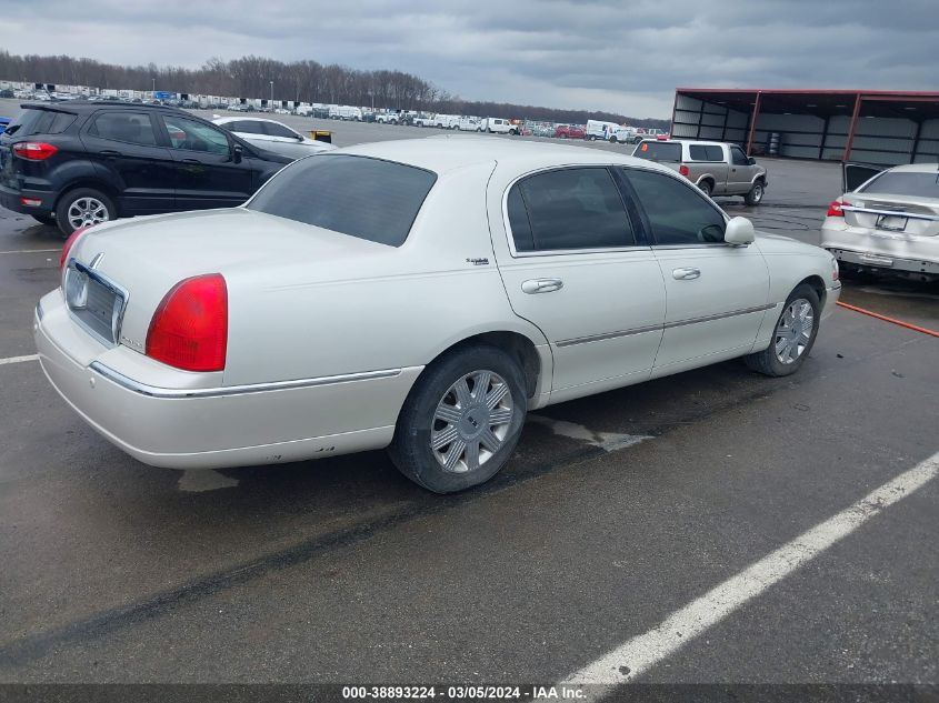 2005 Lincoln Town Car Signature Limited VIN: 1LNHM82W65Y650723 Lot: 38893224