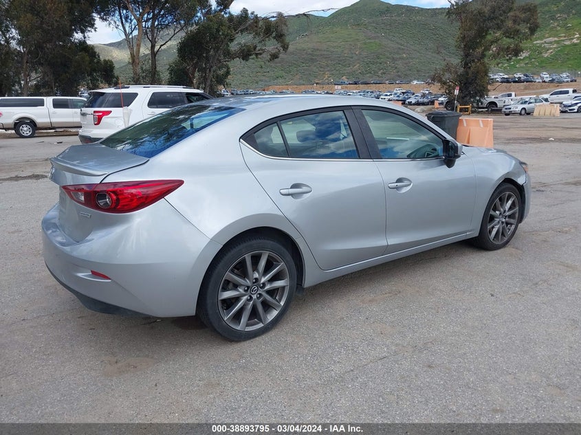 2018 MAZDA MAZDA3 TOURING - 3MZBN1V33JM255675