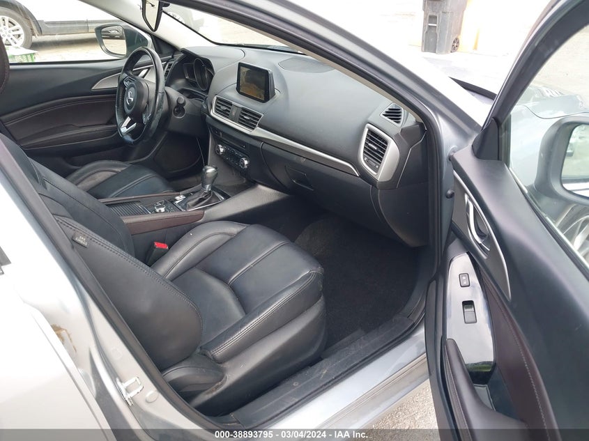2018 MAZDA MAZDA3 TOURING - 3MZBN1V33JM255675