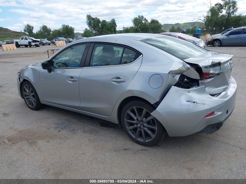 2018 MAZDA MAZDA3 TOURING - 3MZBN1V33JM255675