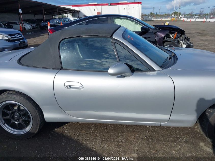 1999 Mazda Mx-5 Miata Leather Pkg/Popular Equipment Pkg/Sports Pkg/Touring Pkg VIN: JM1NB3538X0117520 Lot: 38894610