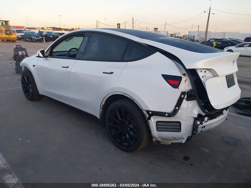 VIN 7SAYGDEE6PA024440 2023 TESLA MODEL Y