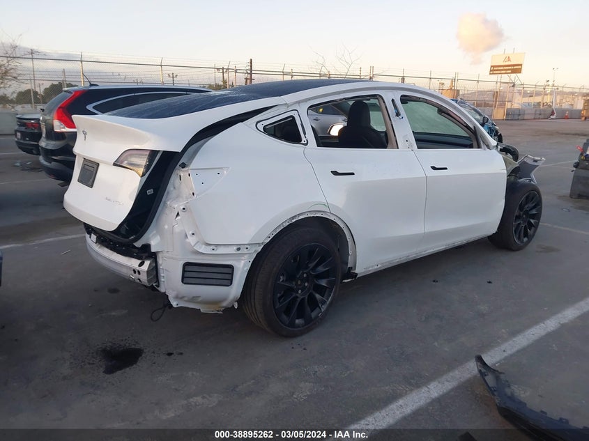 VIN 7SAYGDEE6PA024440 2023 TESLA MODEL Y
