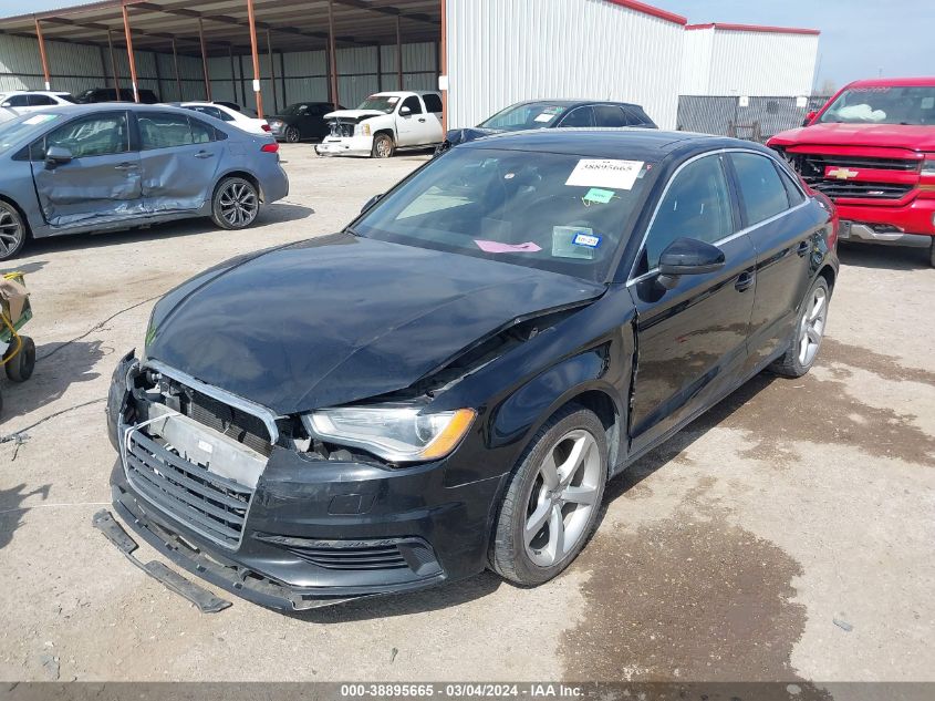 VIN WAUACGFF8F1027057 2015 AUDI A3 no.2