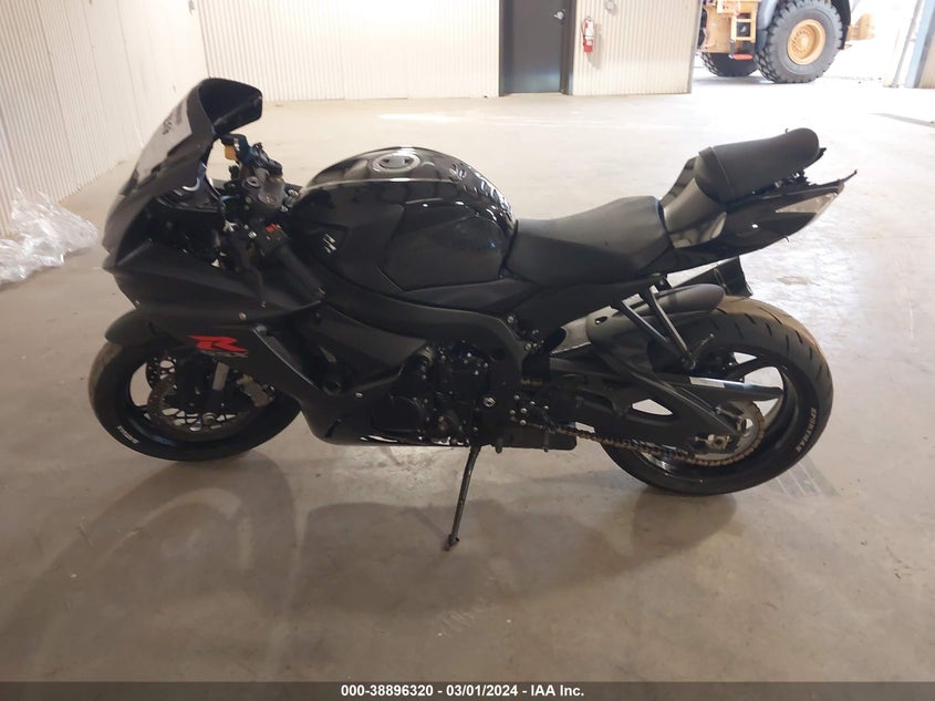 2016 SUZUKI GSX-R750 - JS1GR7MA3G2100408