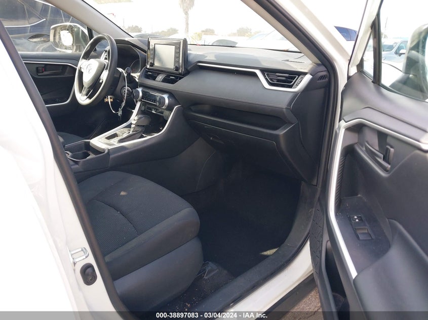 2019 TOYOTA RAV4 LE - 2T3K1RFV2KC018982