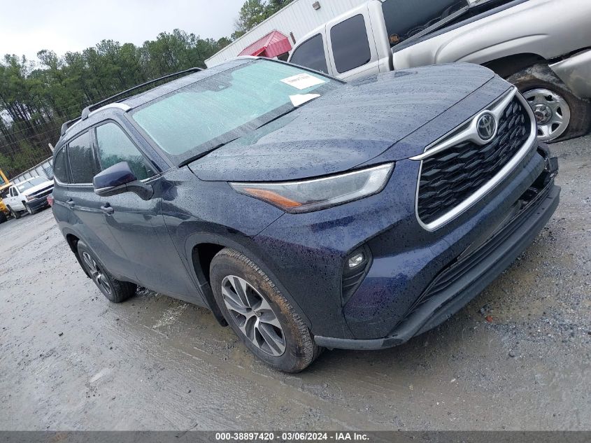 2022 TOYOTA HIGHLANDER XLE - 5TDGZRAH0NS544743