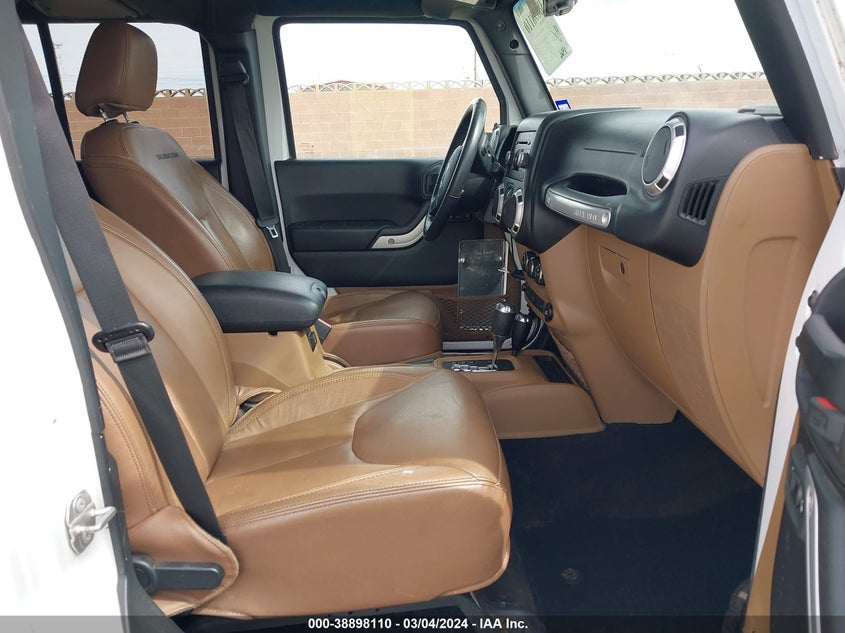 2017 JEEP WRANGLER UNLIMITED RUBICON 4X4 - 1C4BJWFG8HL652985