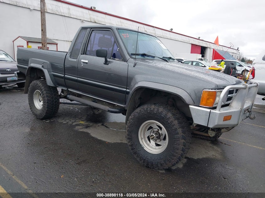 1985 Toyota Pickup Xtracab Rn66 Sr5 VIN: JT4RN66S2F5077677 Lot: 38898118