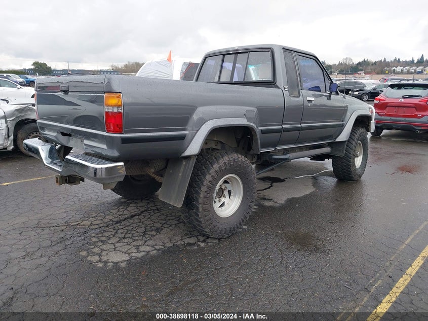 1985 Toyota Pickup Xtracab Rn66 Sr5 VIN: JT4RN66S2F5077677 Lot: 38898118