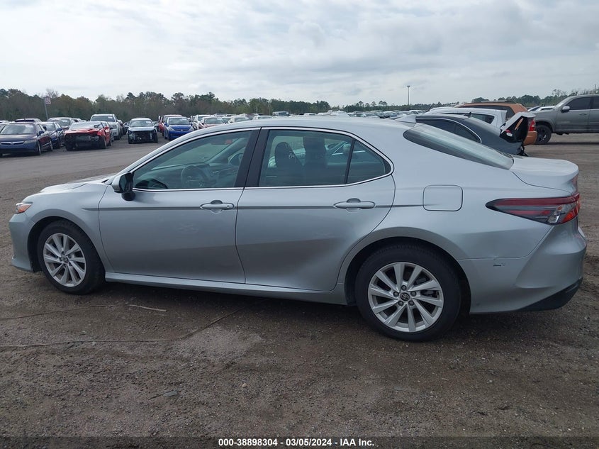 2022 TOYOTA CAMRY LE 4T1C11AK8NU666339